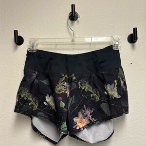 Oiselle moody floral roga shorts